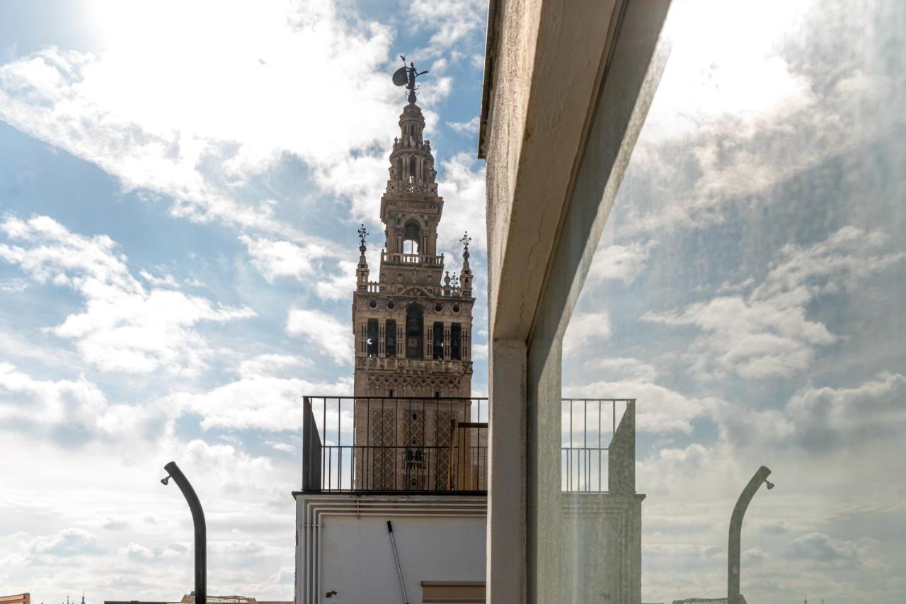 Cathedral Apartment, Upper Floor Apartment Sevilla Bagian luar foto