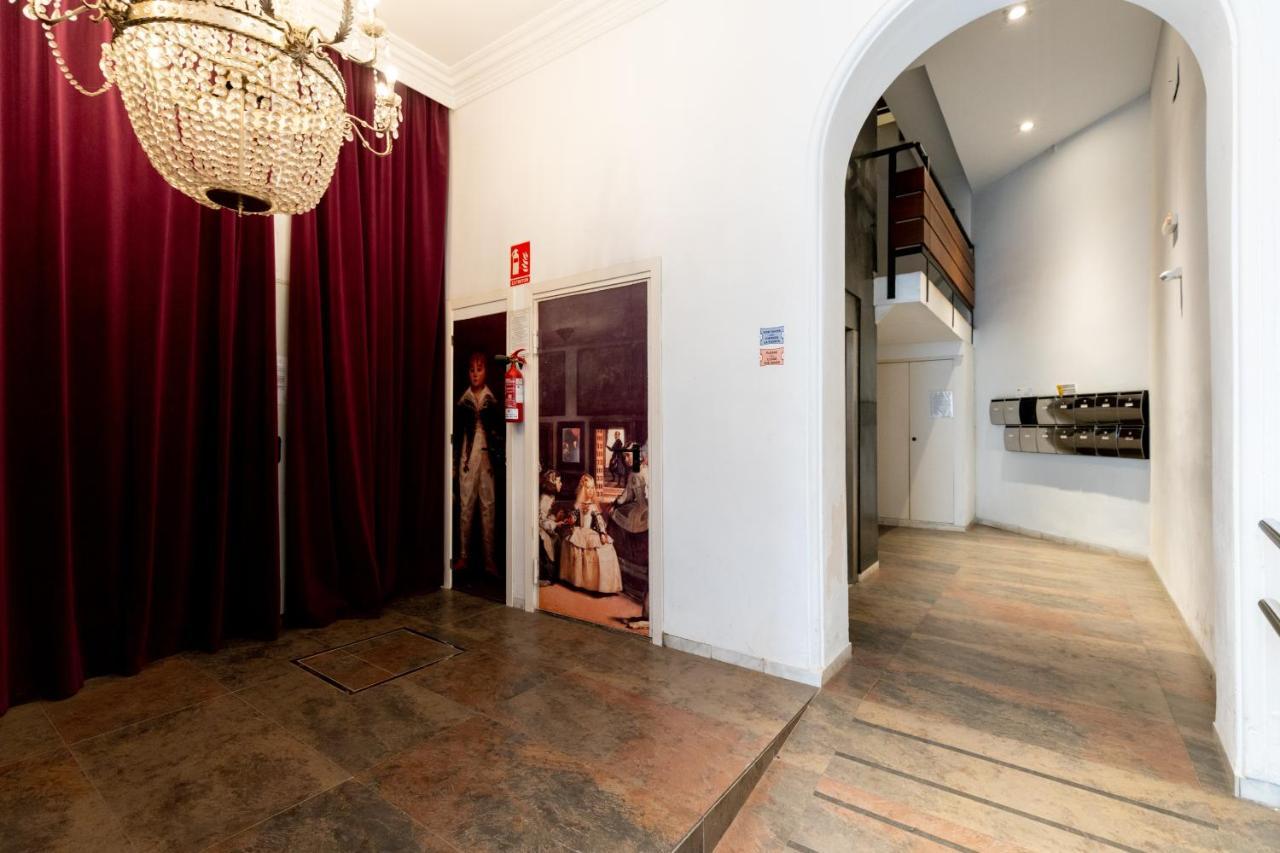 Cathedral Apartment, Upper Floor Apartment Sevilla Bagian luar foto