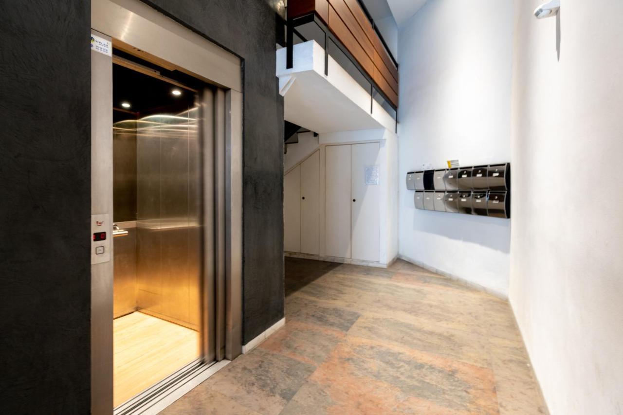 Cathedral Apartment, Upper Floor Apartment Sevilla Bagian luar foto