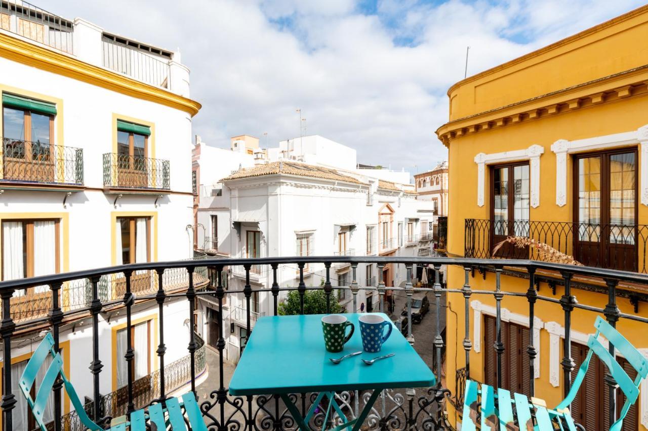 Cathedral Apartment, Upper Floor Apartment Sevilla Bagian luar foto