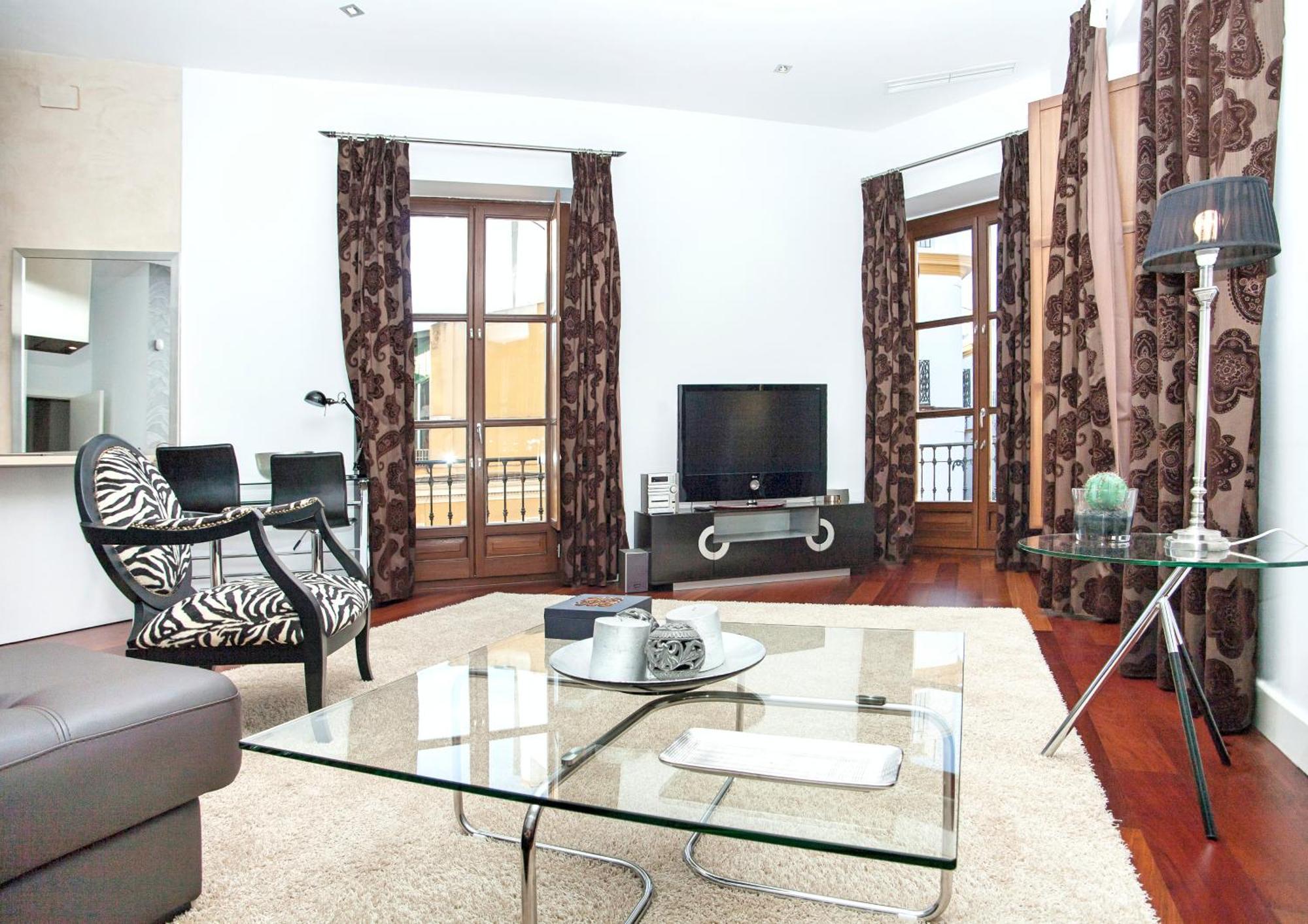 Cathedral Apartment, Upper Floor Apartment Sevilla Bagian luar foto
