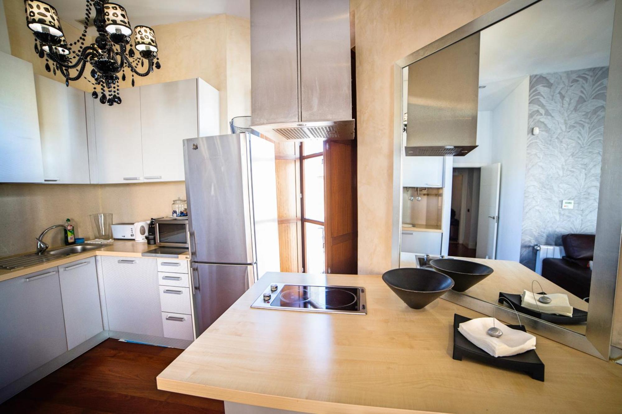 Cathedral Apartment, Upper Floor Apartment Sevilla Ruang foto