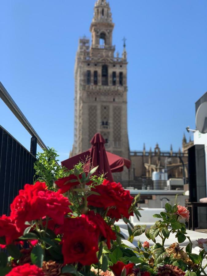 Cathedral Apartment, Upper Floor Apartment Sevilla Bagian luar foto